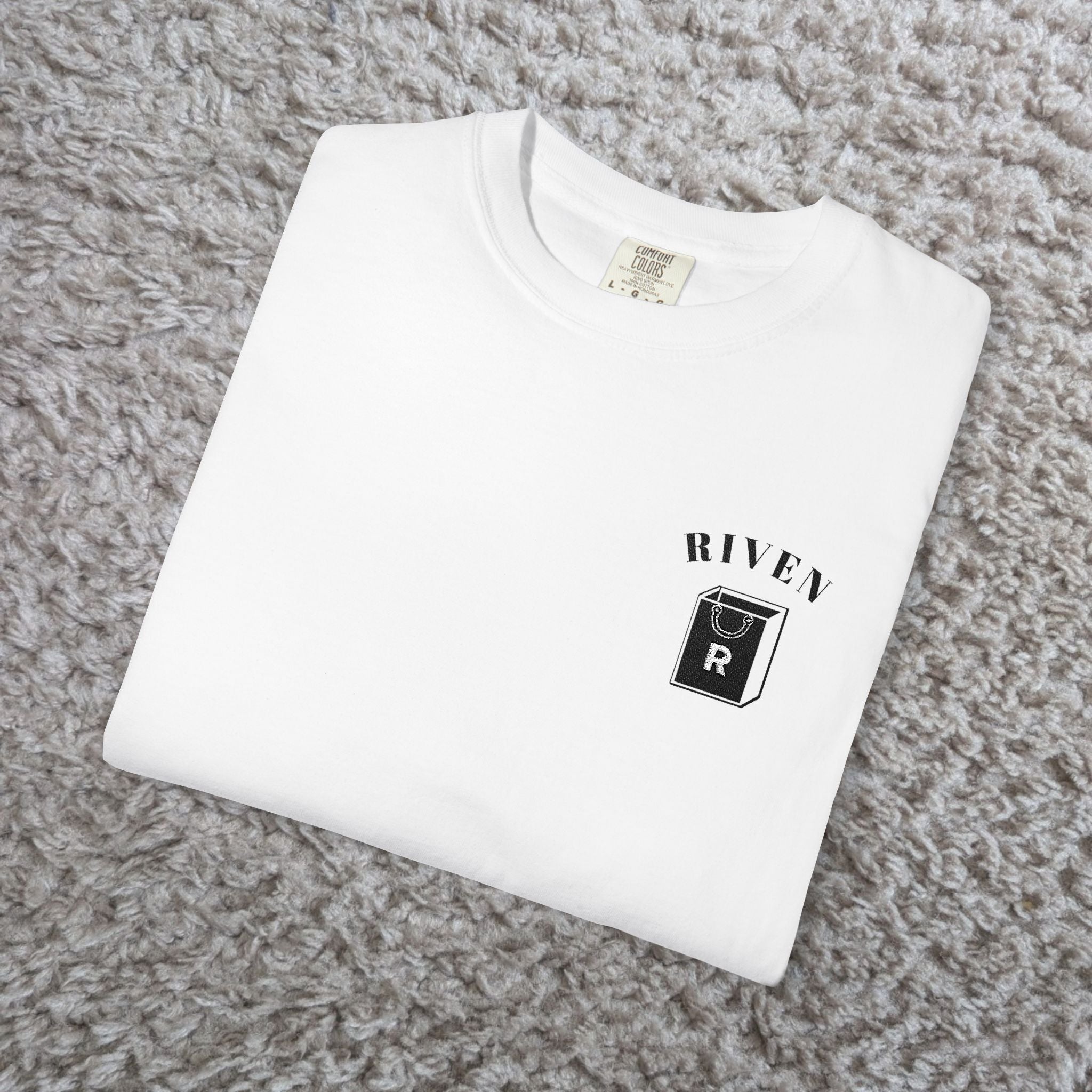 River Bear Graphic T-Shirt — Minimal Outdoor Crew Tee