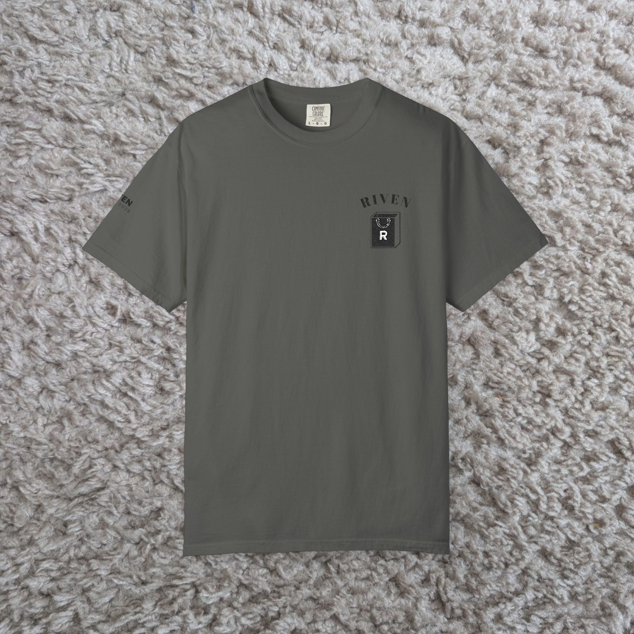 River Bear Graphic T-Shirt — Minimal Outdoor Crew Tee