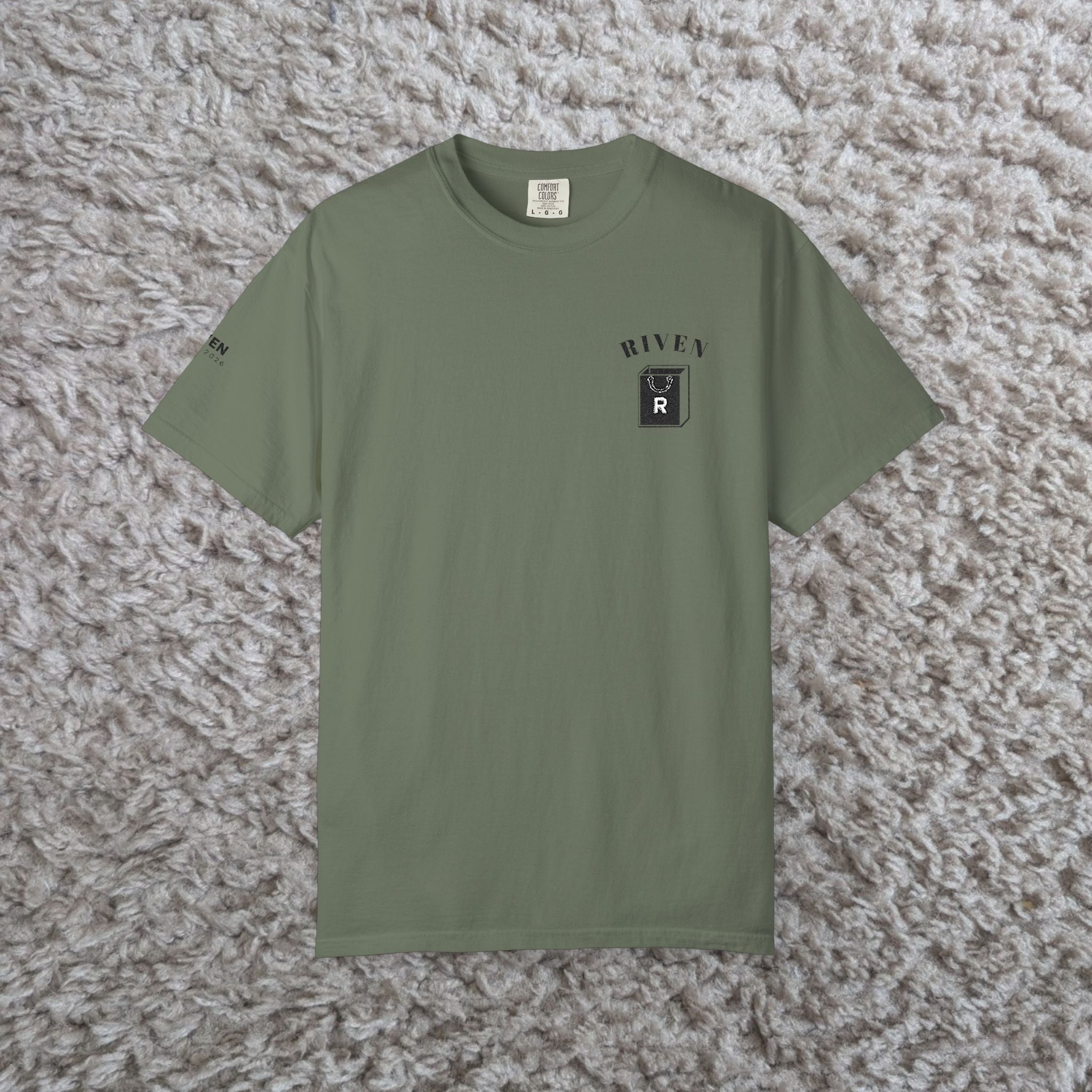 River Bear Graphic T-Shirt — Minimal Outdoor Crew Tee
