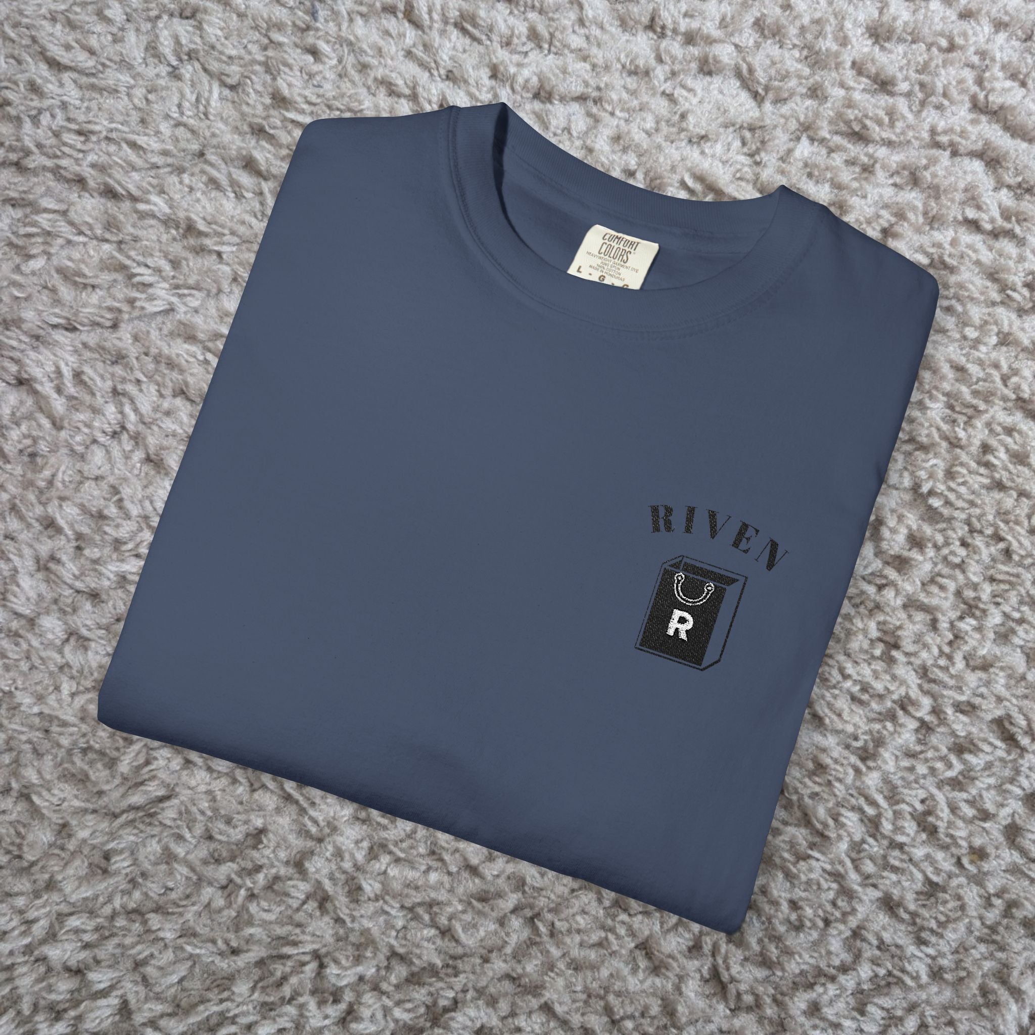 River Bear Graphic T-Shirt — Minimal Outdoor Crew Tee