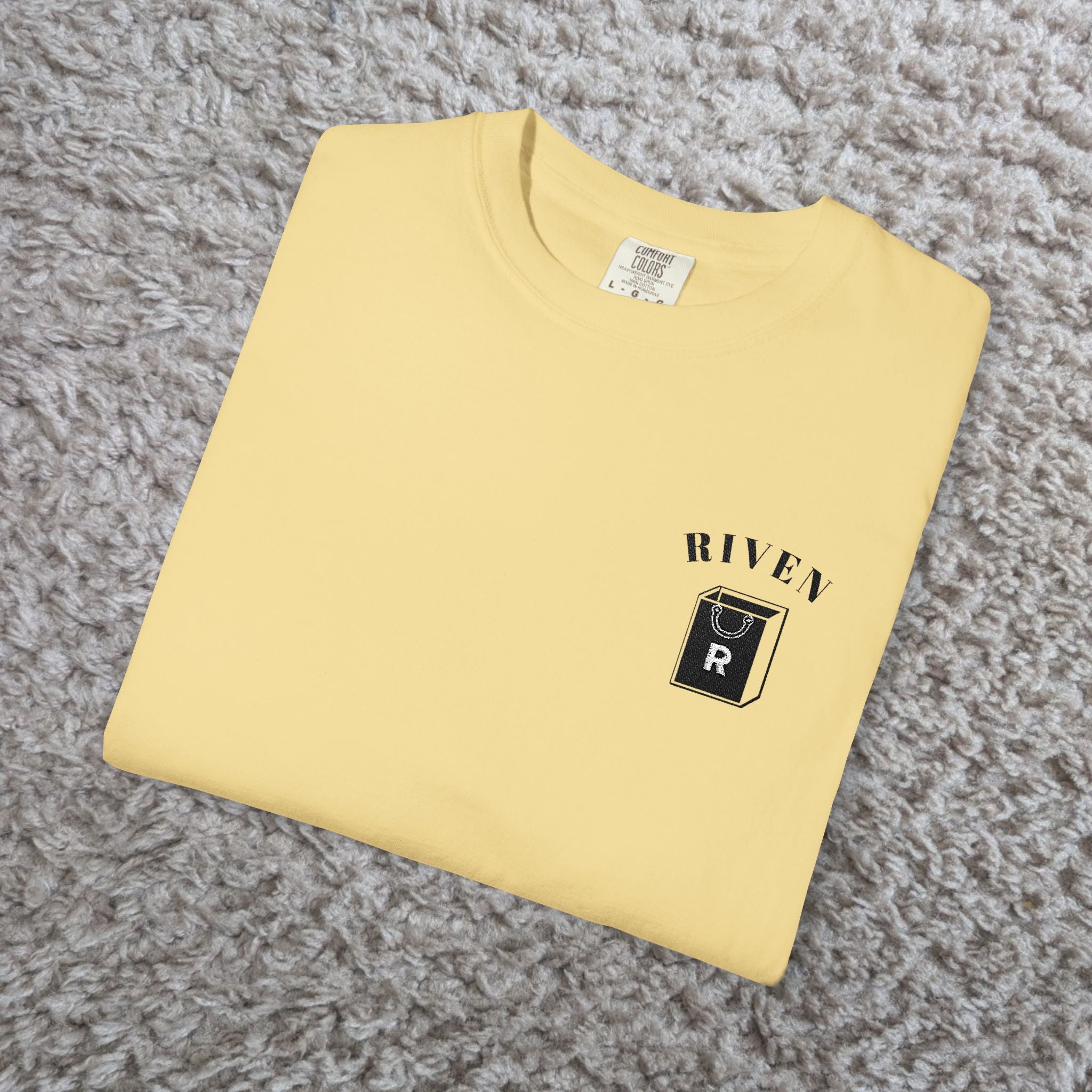 River Bear Graphic T-Shirt — Minimal Outdoor Crew Tee