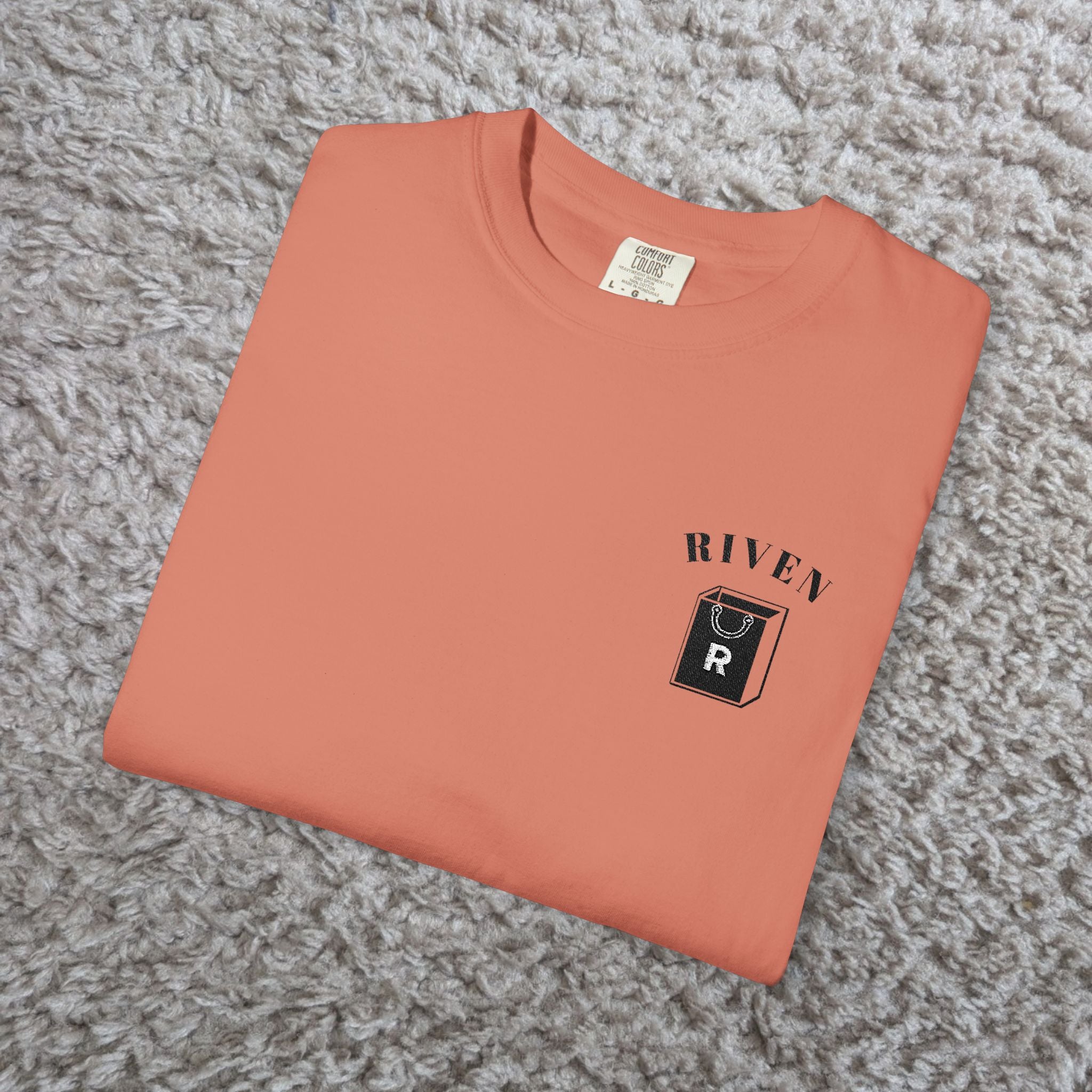 River Bear Graphic T-Shirt — Minimal Outdoor Crew Tee