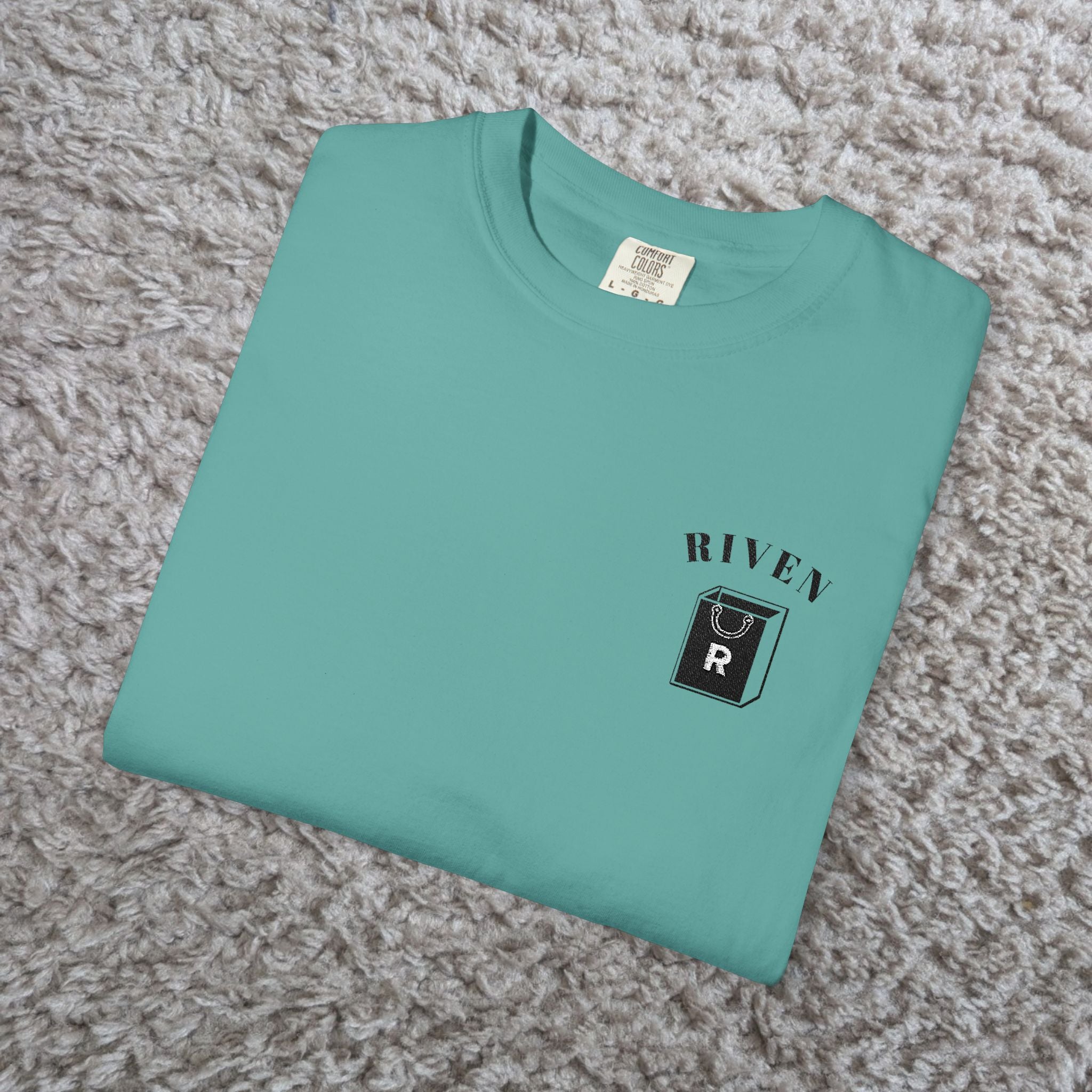 River Bear Graphic T-Shirt — Minimal Outdoor Crew Tee
