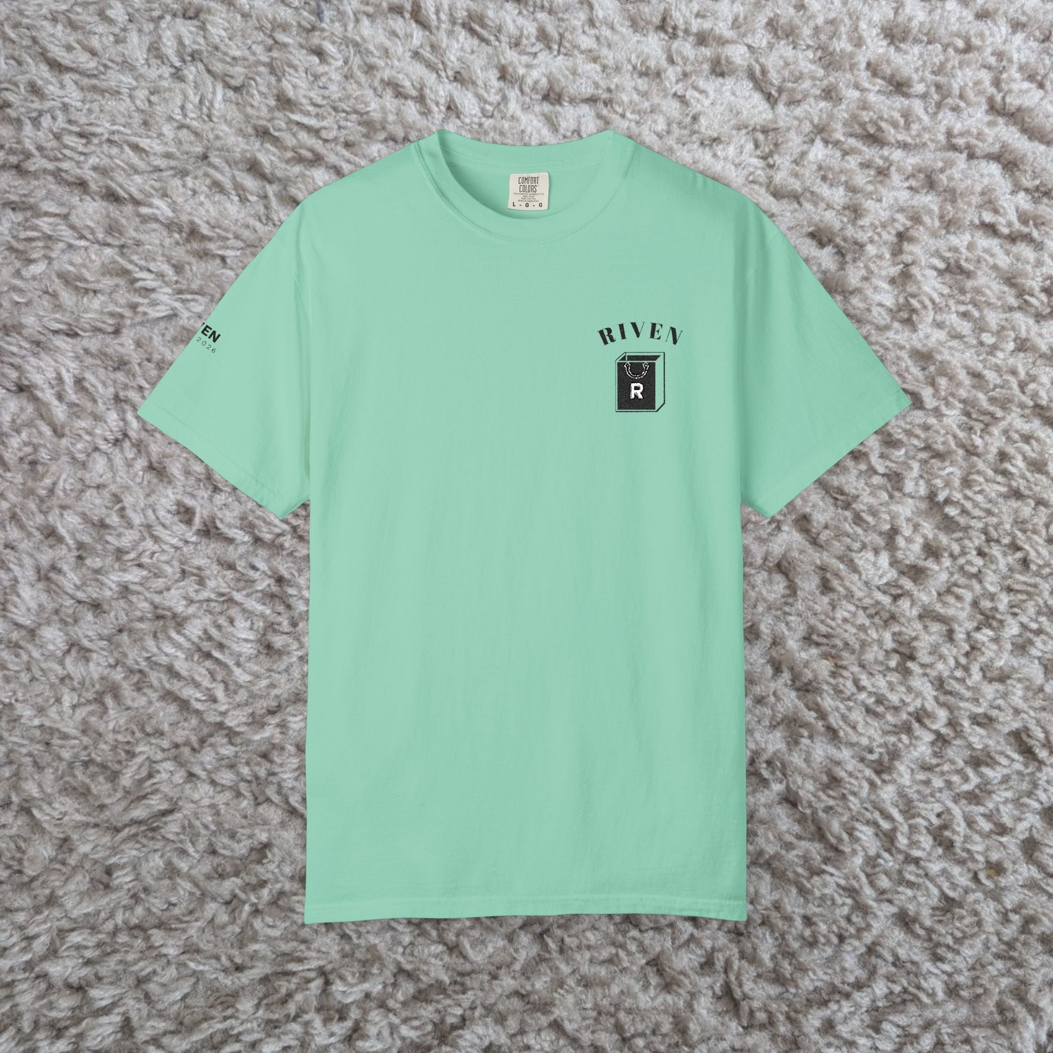 River Bear Graphic T-Shirt — Minimal Outdoor Crew Tee
