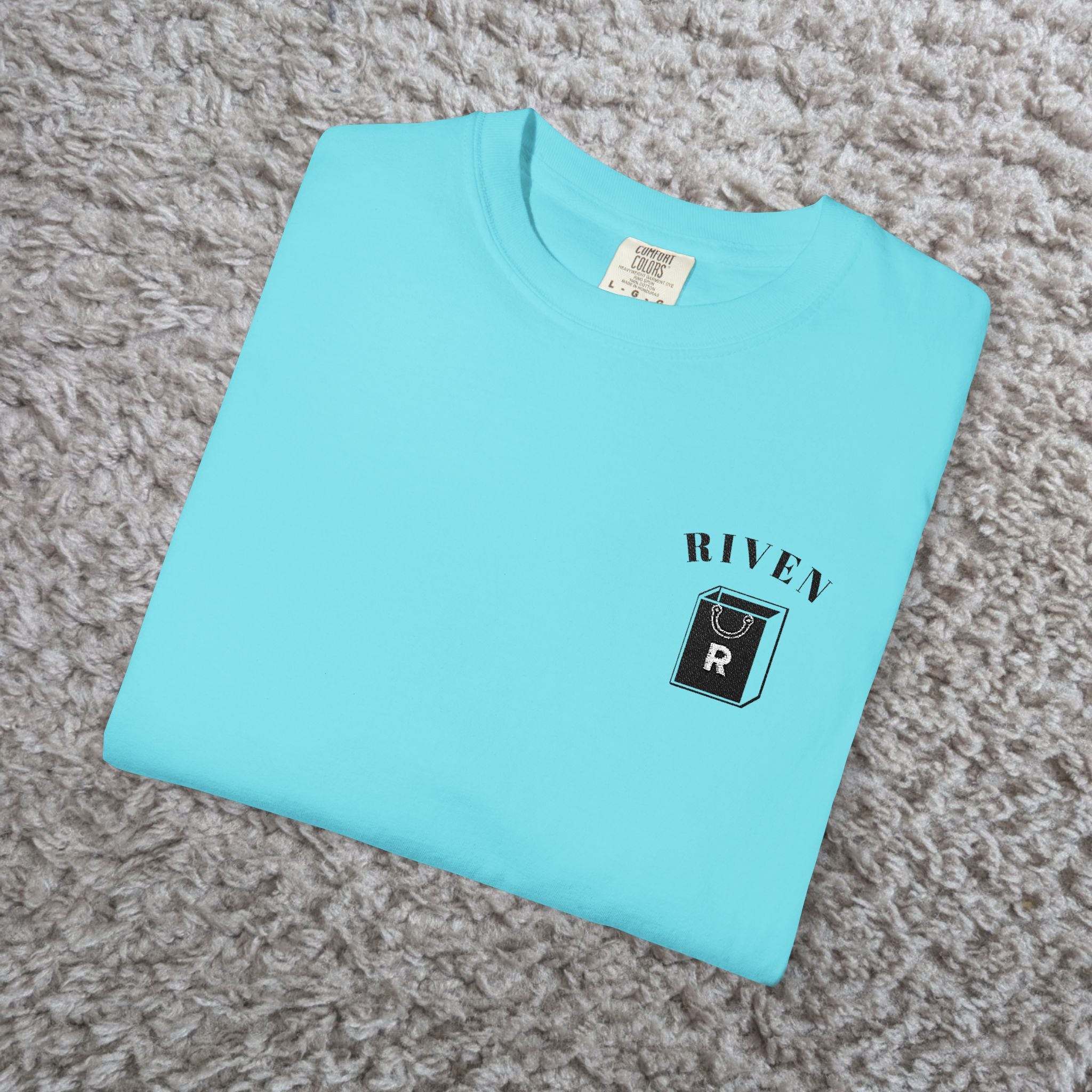 River Bear Graphic T-Shirt — Minimal Outdoor Crew Tee